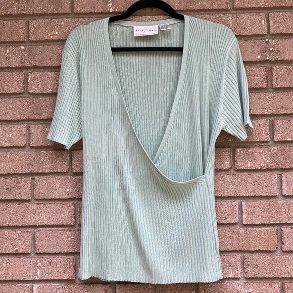SILK LORE Short Sleeve Sweater. 100% silk in mint green. Figure flattering. - Picture 4 of 8
